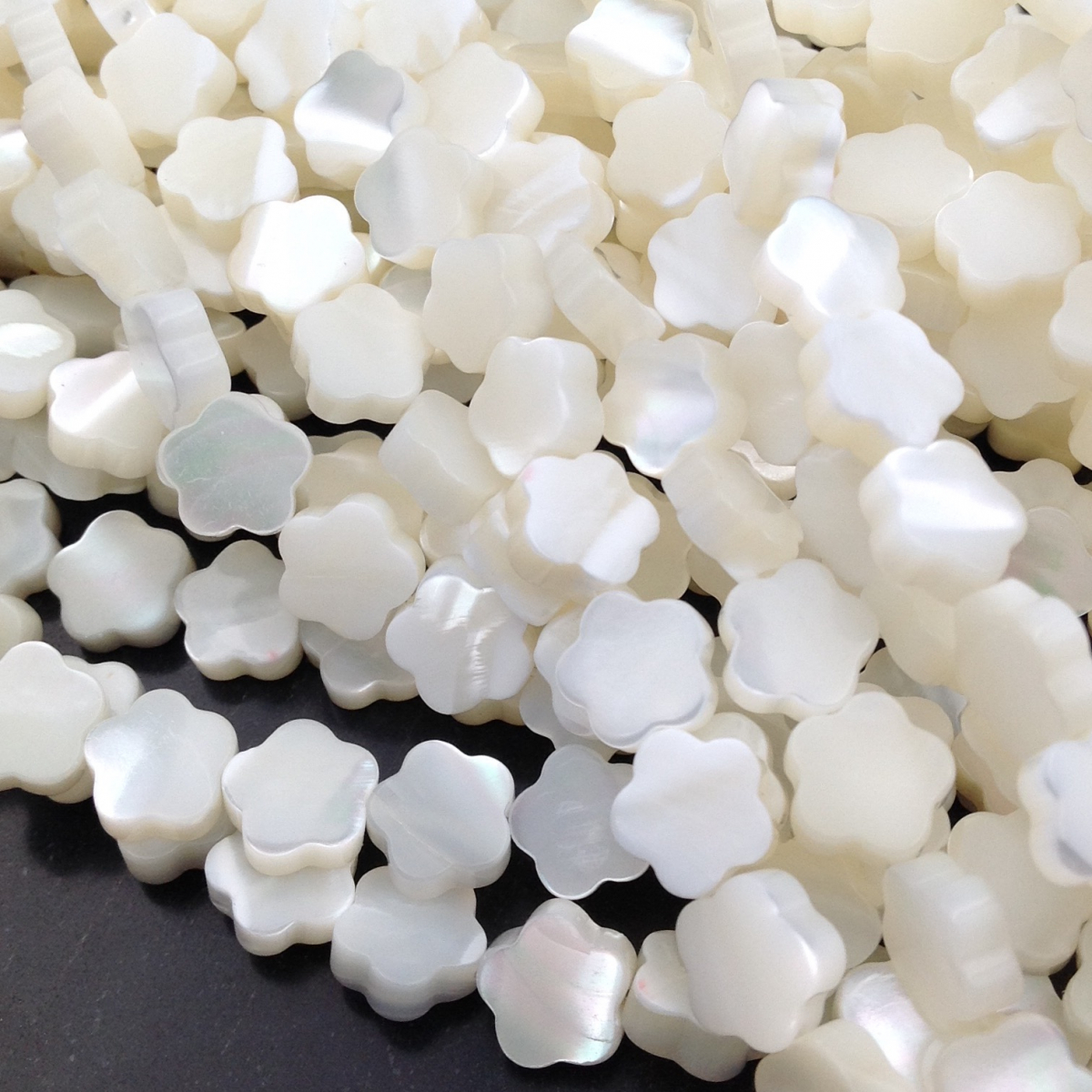 Перламутр натуральный Цветочек 8мм; 10 бусин - milano-lux.ru