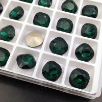 Кристалл Lux Кушон 12мм Emerald #123 