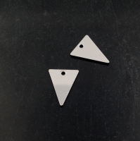 Полированный Треугольник 13*10мм; цвет платина