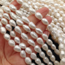 Жемчуг натуральный 10-13мм Белый, барочный рис; нить 39см