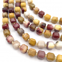 Яшма Мукаит, ювелирный Куб 8мм; нить 38см