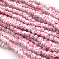 Керамическая бусина Шар 6мм, Розовые цветы; нить 31см