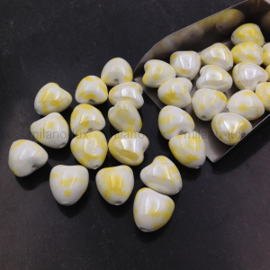 10 Бусин керамическое Сердце, жёлтое облако, 12.5мм  