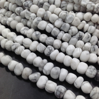 Говлит натуральный свободная форма 5-9*10мм (кахолонг); нить 38см